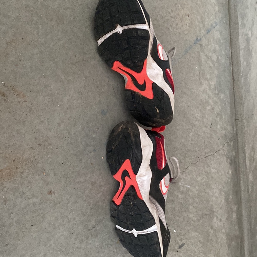 Nike shoes - Picture 4 of 5